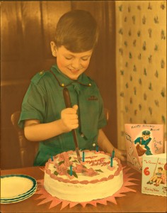 retro-birthday-cake-altobelli-737376